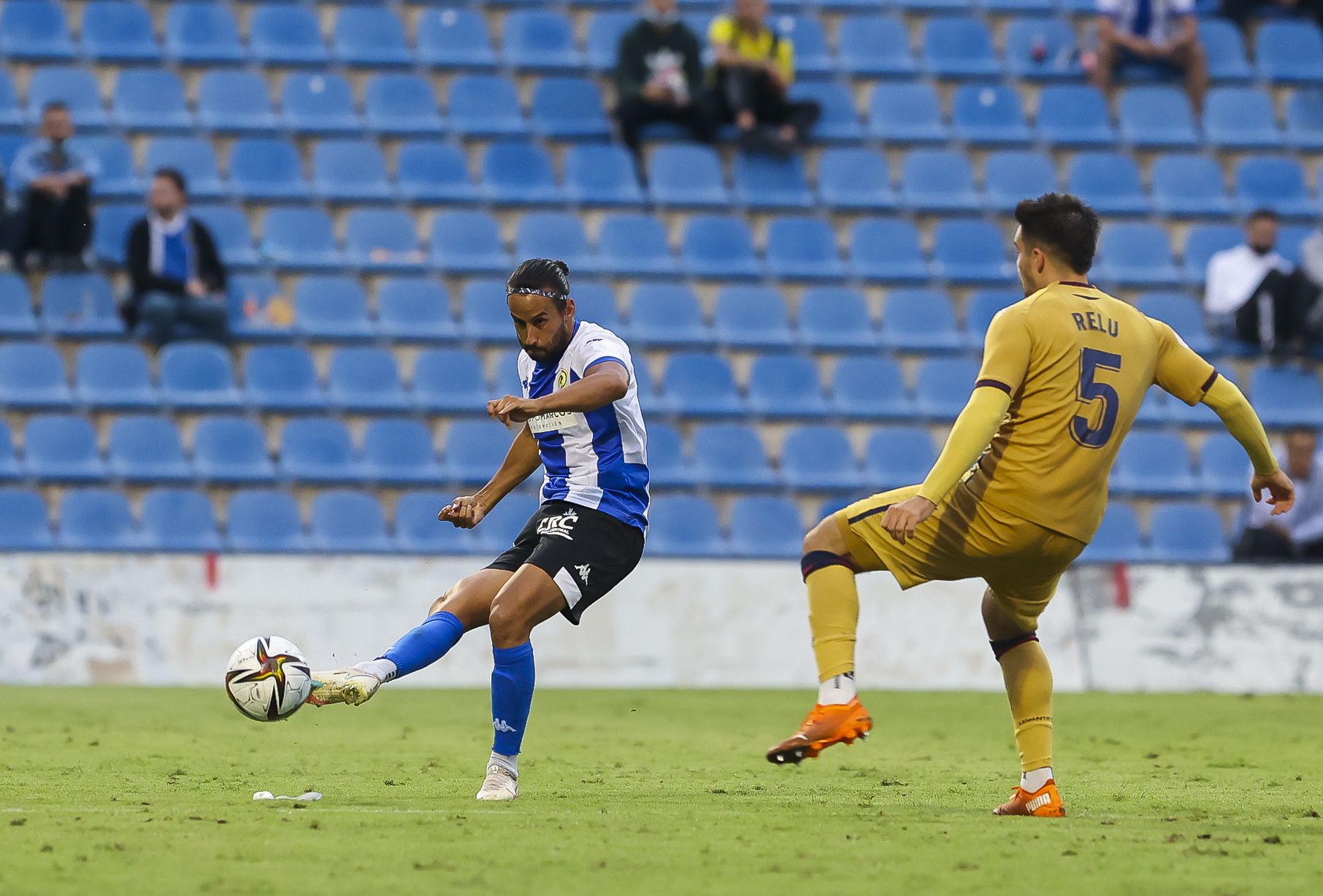 El Rico Pérez se harta del equipo: así se vivió en el estadio el Hércules - Atlético Levante