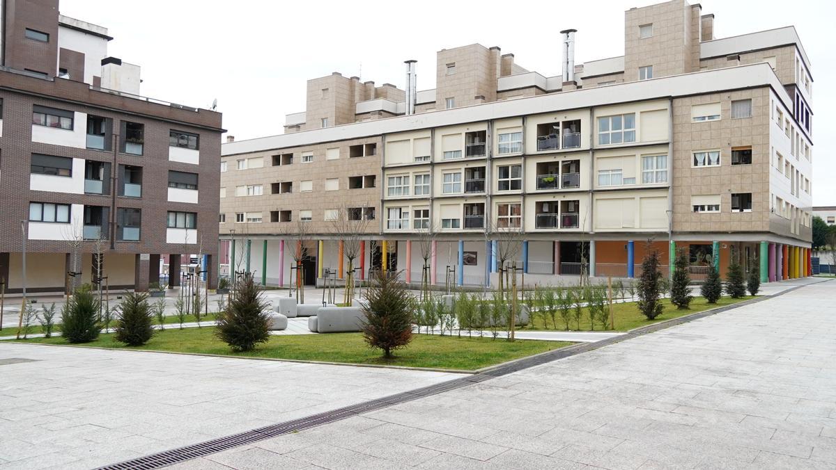 Reurbanización de la Plaza Luis Díaz Esnal de Pola de Siero finalizada en 2022