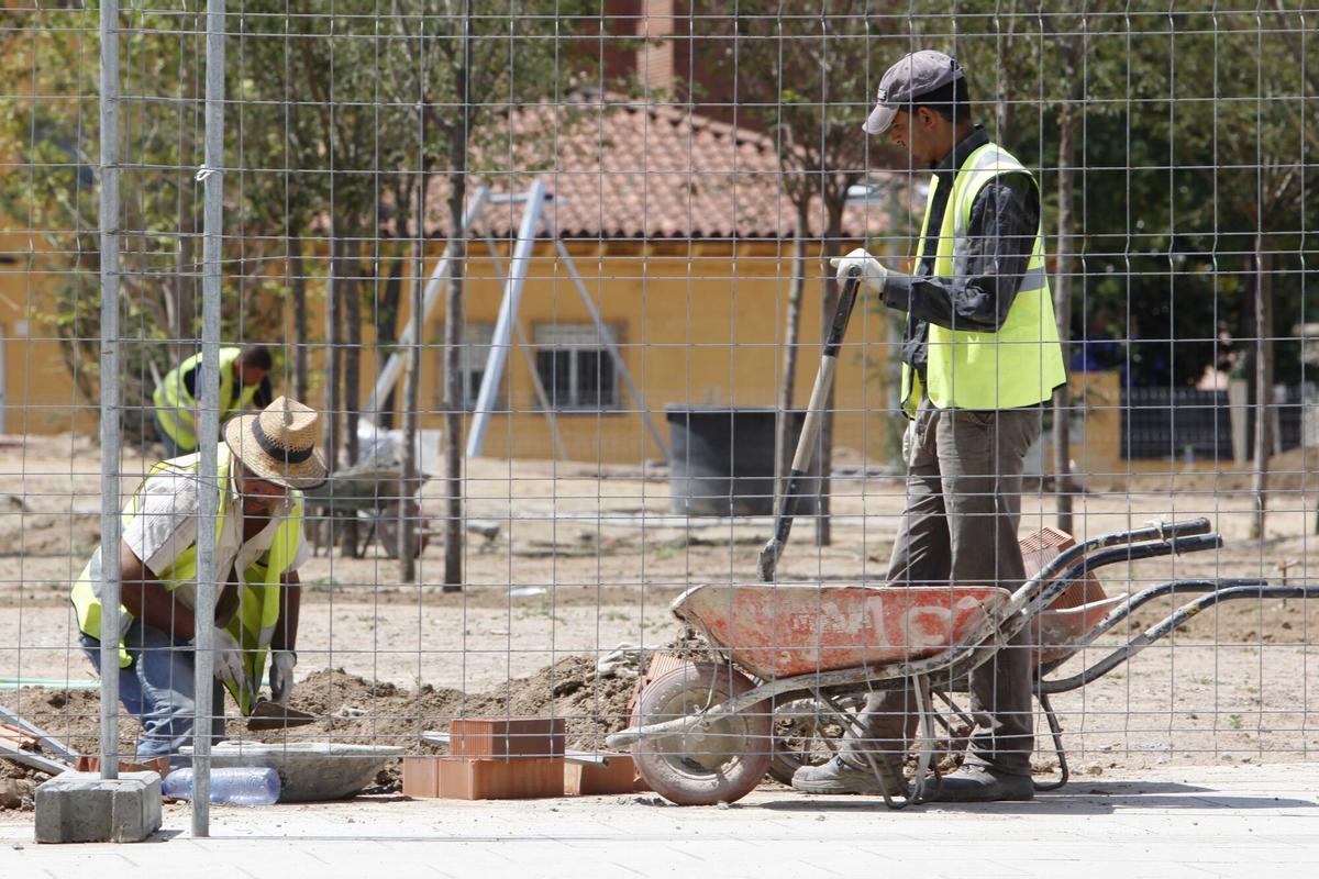 La ley lo confirma: no basta con haber cotizado 15 años a la Seguridad Social para tener derecho a una pensión contributiva de jubilación en España.