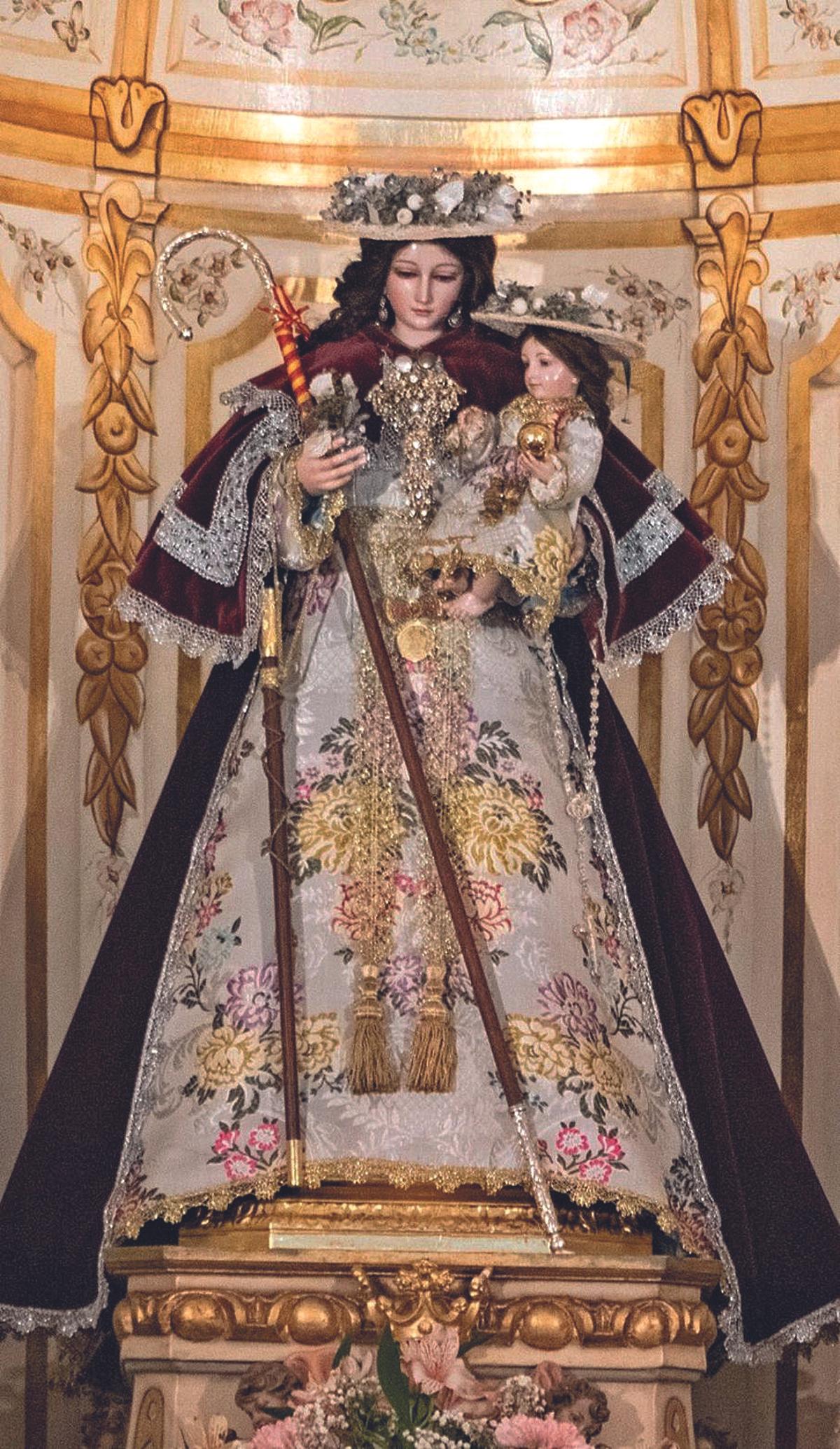 Virgen de la antigua de Hinojosa.