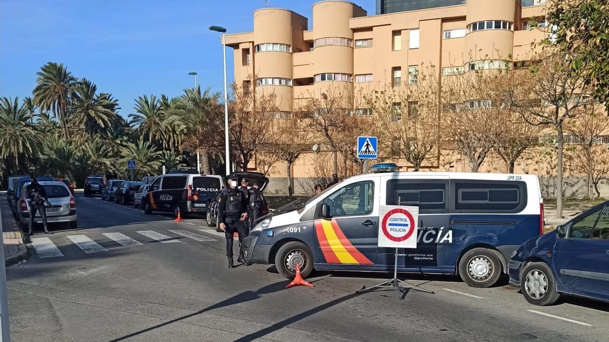 Foto del dispositivo desplegado para vigilar el barrio de los Palmerales