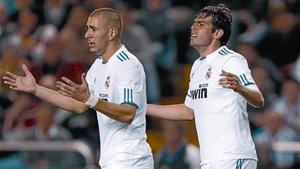 Benzema y Kaka se lamentan el pasado sábado en Riazor.