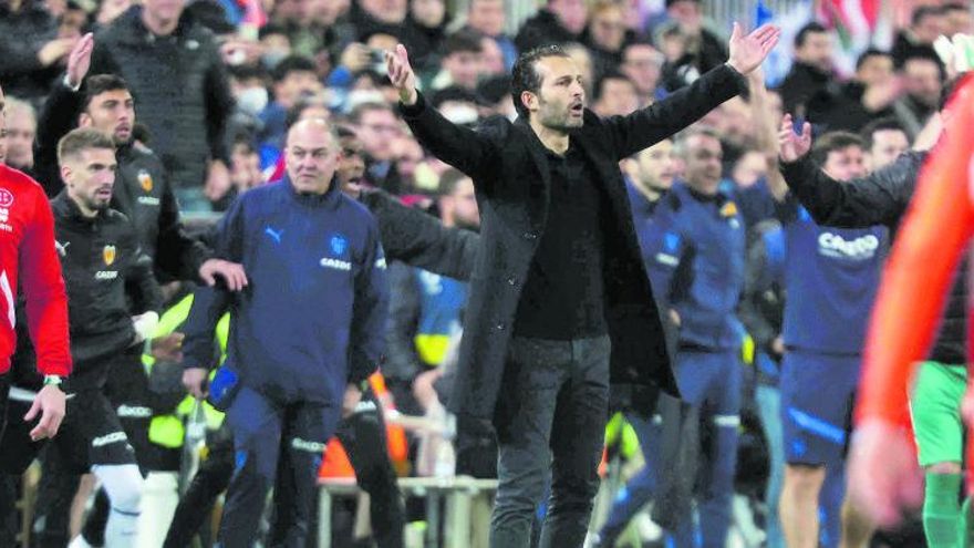 Rubén Baraja es posa a prova en el seu segon partit a Mestalla