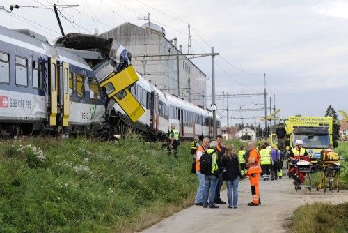 Choque de tren al oeste de Suiza.