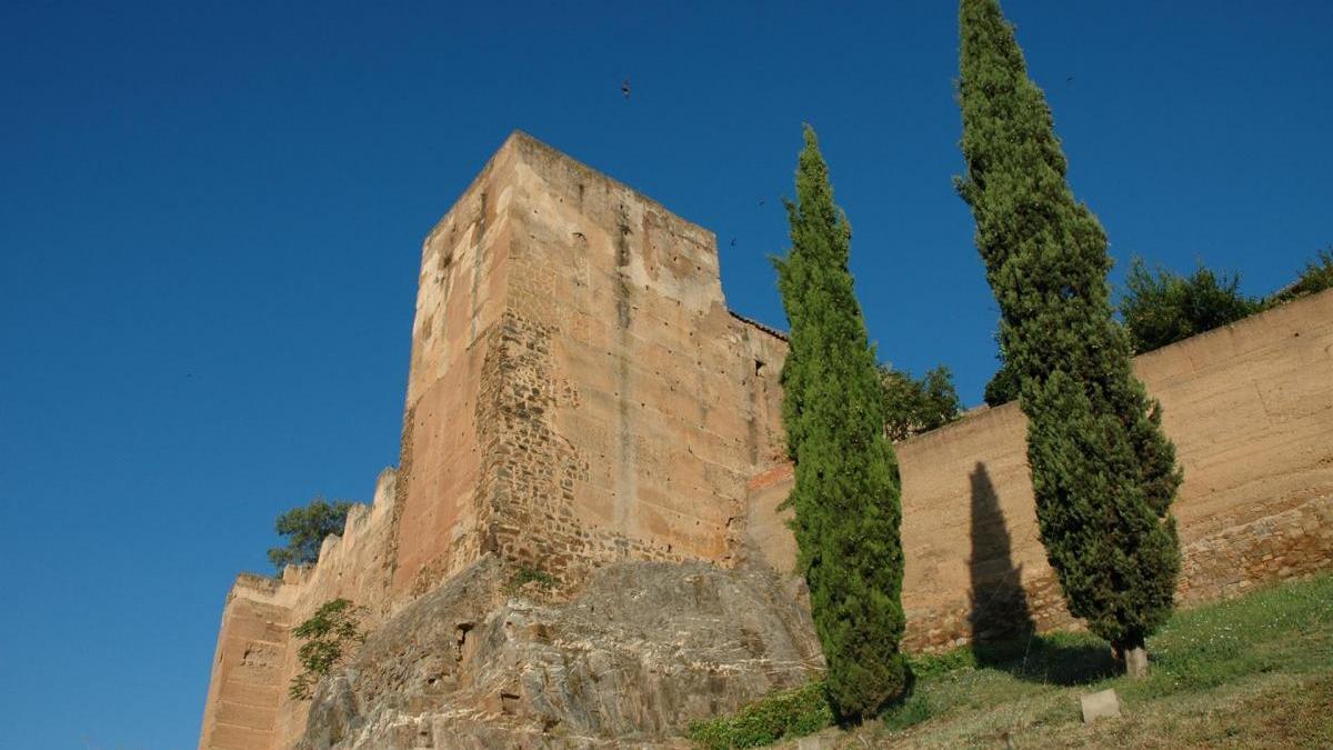 En un mes comienzan las obras de restauración de la muralla de Cáceres