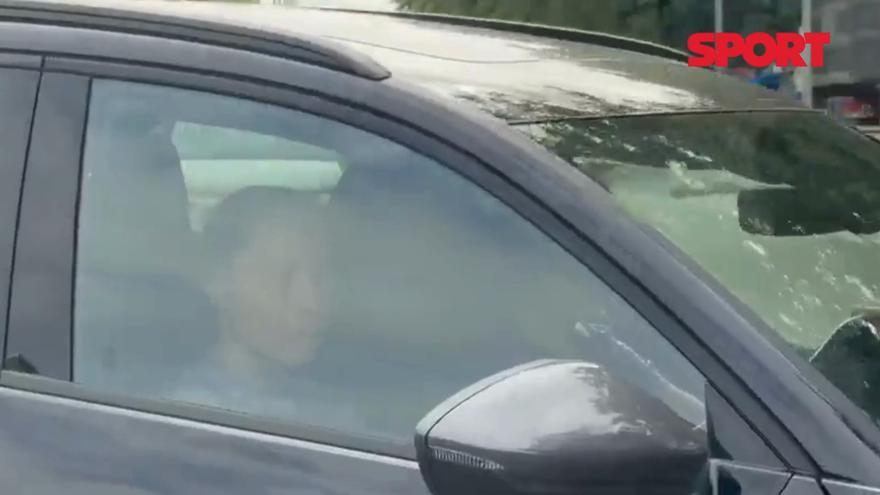 Ewa Pajor abandona la Ciutat Esportiva tras pasar pruebas médicas.