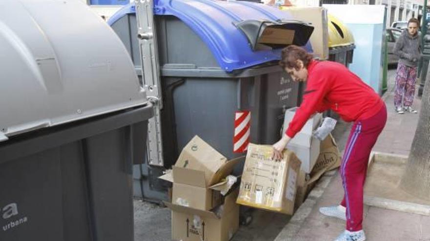 El reciclaje de plástico repunta en Alzira un 9 % y un 5 % el de cartón