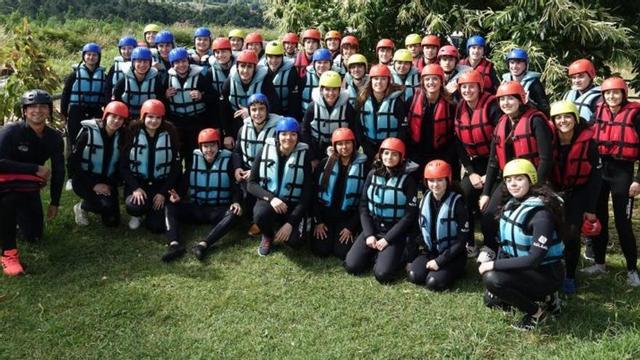 Estudiantes del IES Laxeiro que hicieron rafting en el río Miño. |