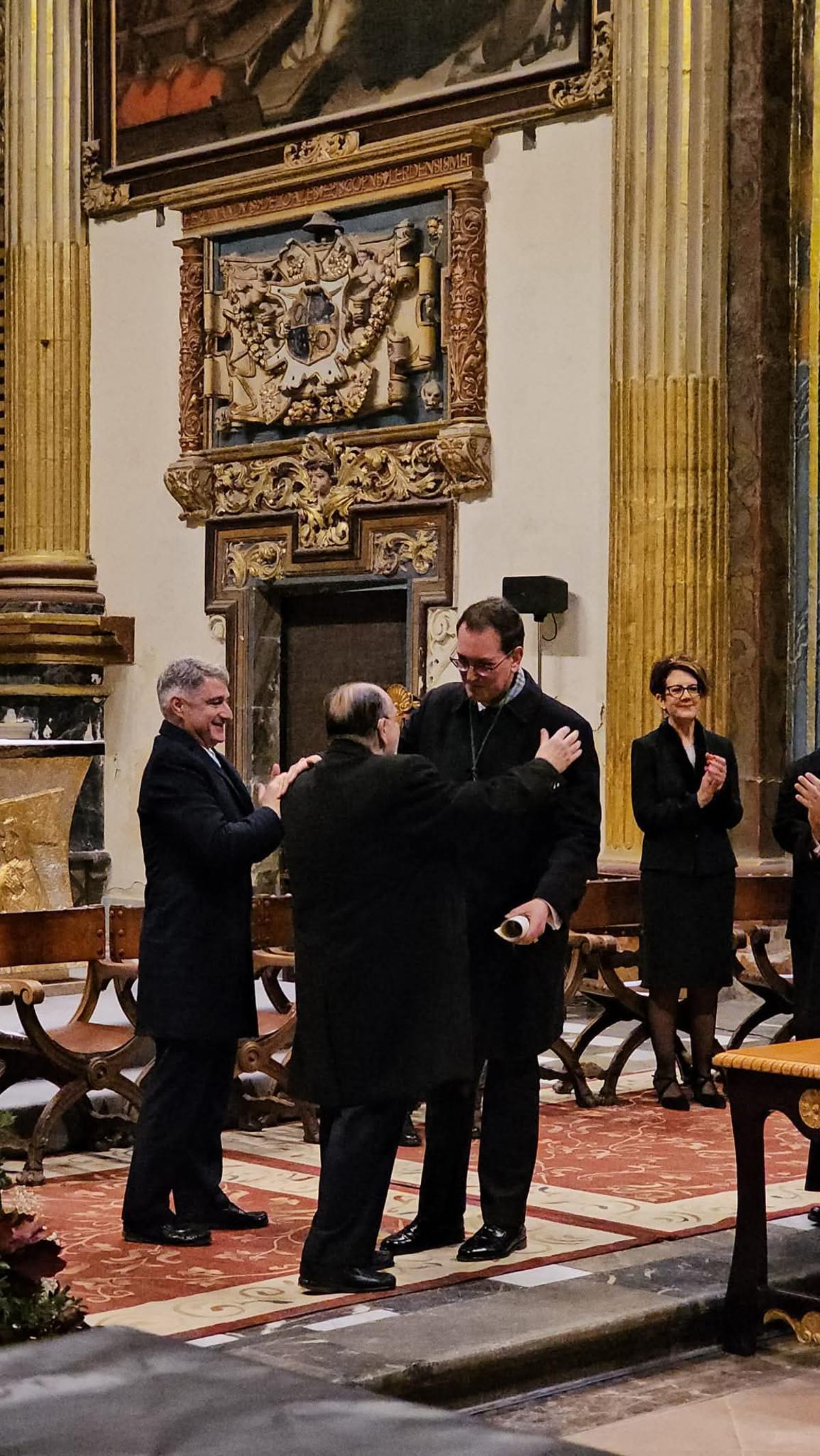 García Lozano fue Caballero de la Real Orden de San Antón de Orihuela en 2024