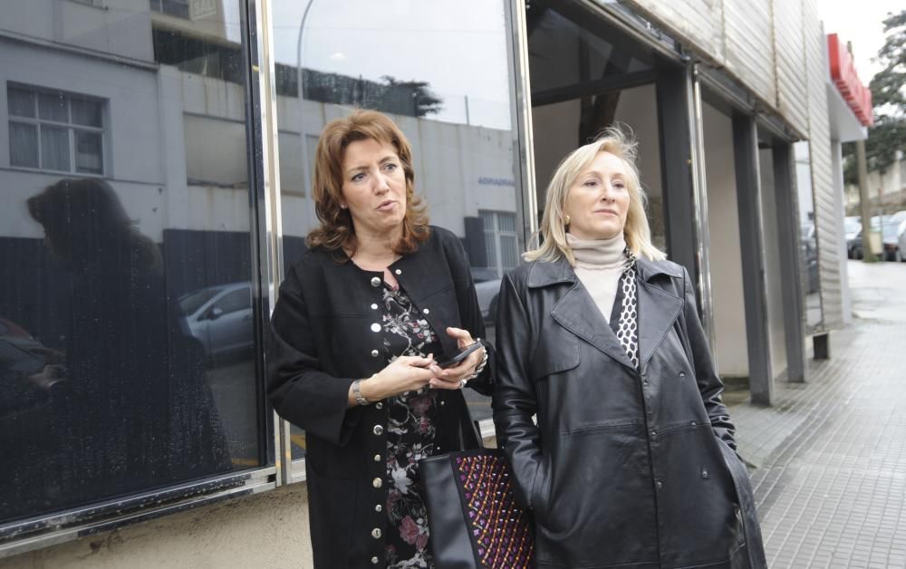 Feijóo y Eva Cárdenas, padres de un niño nacido en A Coruña