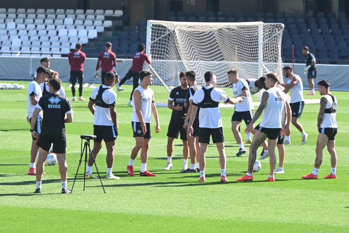 El equipo de Pablo Hernández prepara el partido contra el Burgos