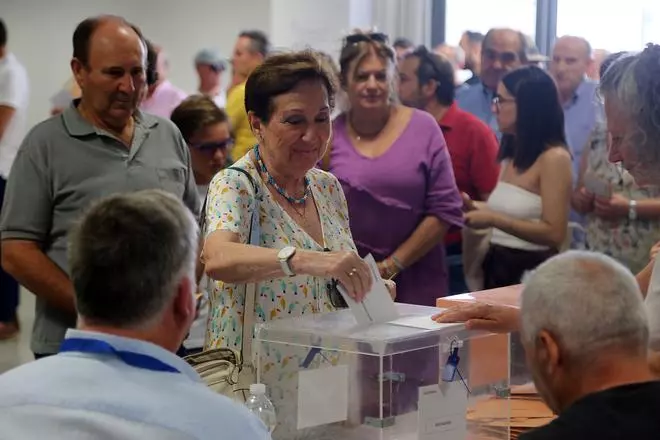 El calor también marca la jornada de votaciones del 23J en los pueblos de Córdoba