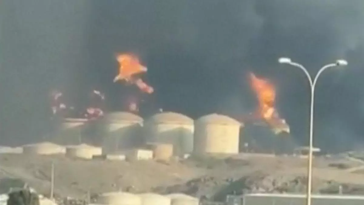 Atacan las instalaciones de almacenamiento de petróleo del puerto de Salalah, en Omán