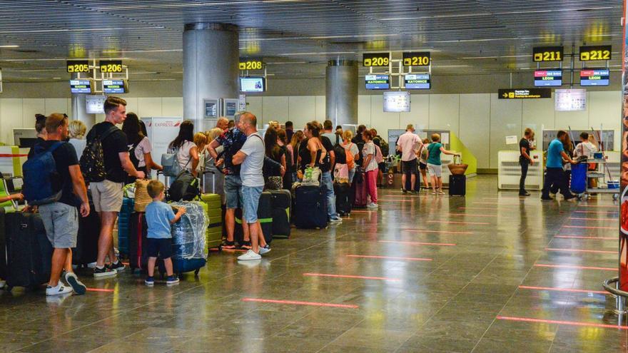 Los aeropuertos isleños esquivan los retrasos a pesar de las huelgas