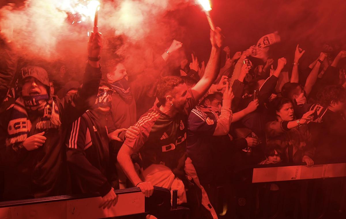 Imagen de la previa del derbi asturiano en las inmediaciones del Carlos Tartiere.