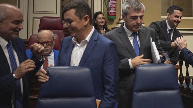 José Alberto Díaz Estébanez, el consejero Pablo Rodríguez y el vicepresidente Manuel Domínguez, ayer.