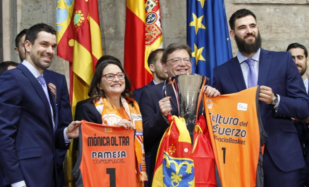 Celebración del triunfo en la Eurocup del Valencia Basket en València