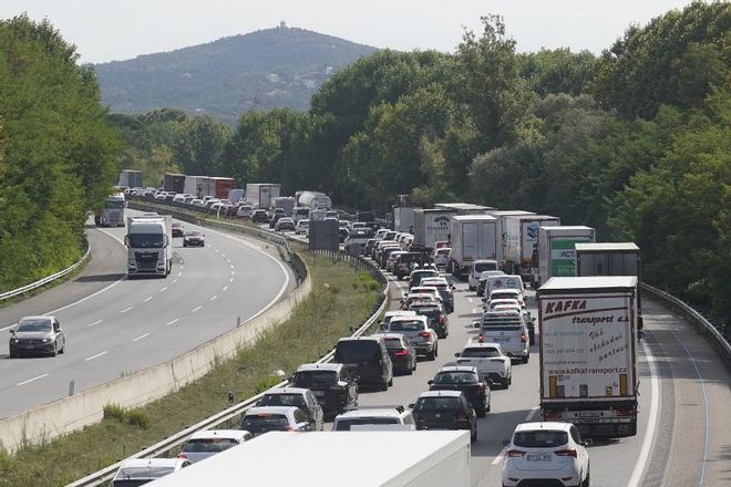 Autopista AP-7 con retenciones.
