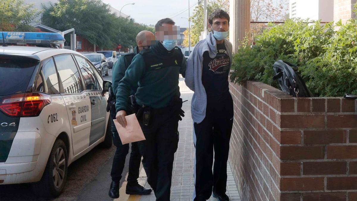 La jueza envía a prisión al exnovio de la hija del hombre asesinado en L’Eliana