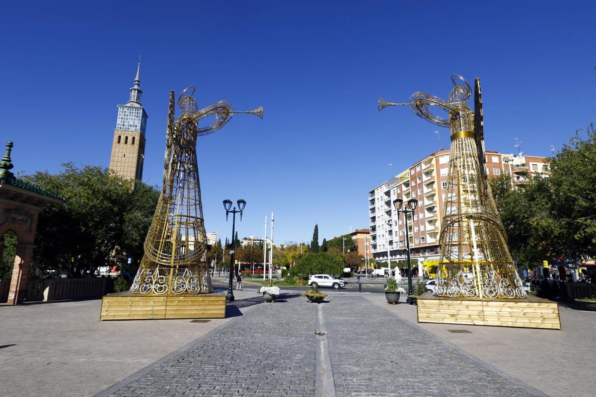 ILUMINACION NAVIDEÑA, NAVIDAD, ANGELES EN LA ENTRADA DEL PARQUE GRANDE JOSE ANTONIO LABORDETA, ANGELOTES