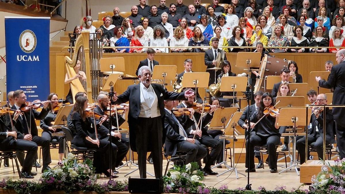 Un momento de la actuación de Plácido Domingo, este jueves, en el Auditorio Nacional.