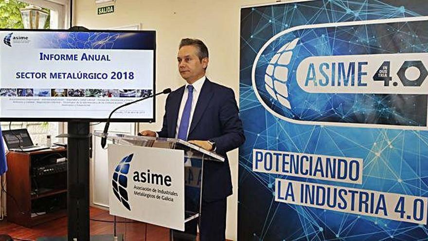 El secretario general de Asime, Enrique Mallón, ayer en la sede de la asociación.
