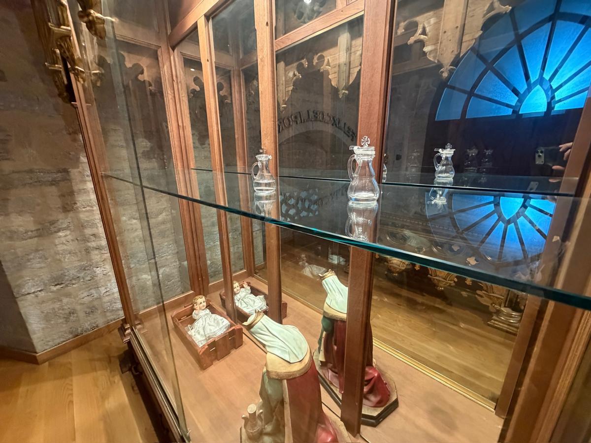 Uno de los estantes vacíos del convento de Belorado tras la marcha de las monjas cismáticas.