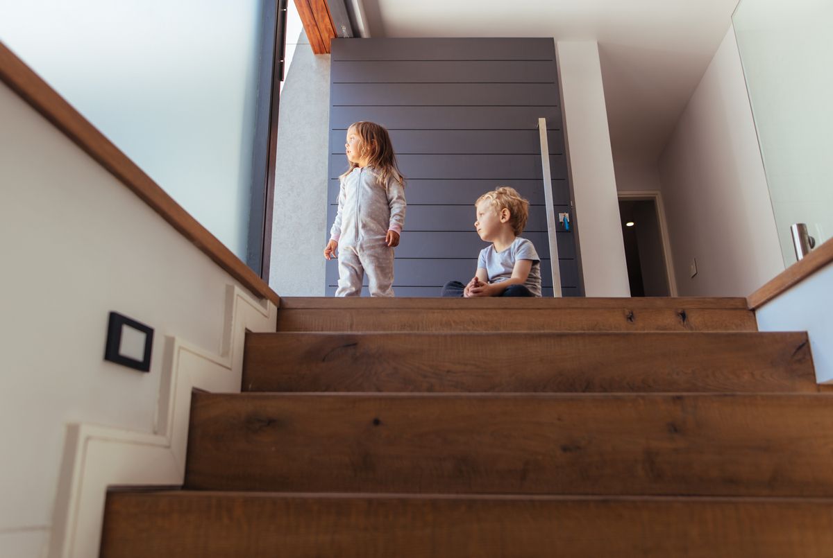 El calzado infantil minimalista aumenta la inestabilidad y las caídas en  los primeros pasos del niño