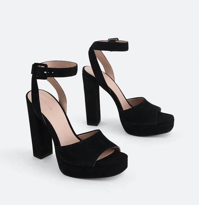 Sandalias de tacón y plataforma en ante negro de Uterqüe