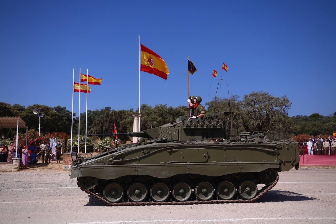 La BRI X celebra su 40º aniversario con una parada militar