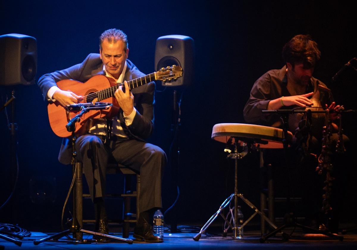 El guitarrista Juan Diego Mateos en Una promesa.