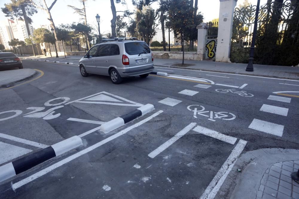 Atascos en la av Burjassot por el carril bici