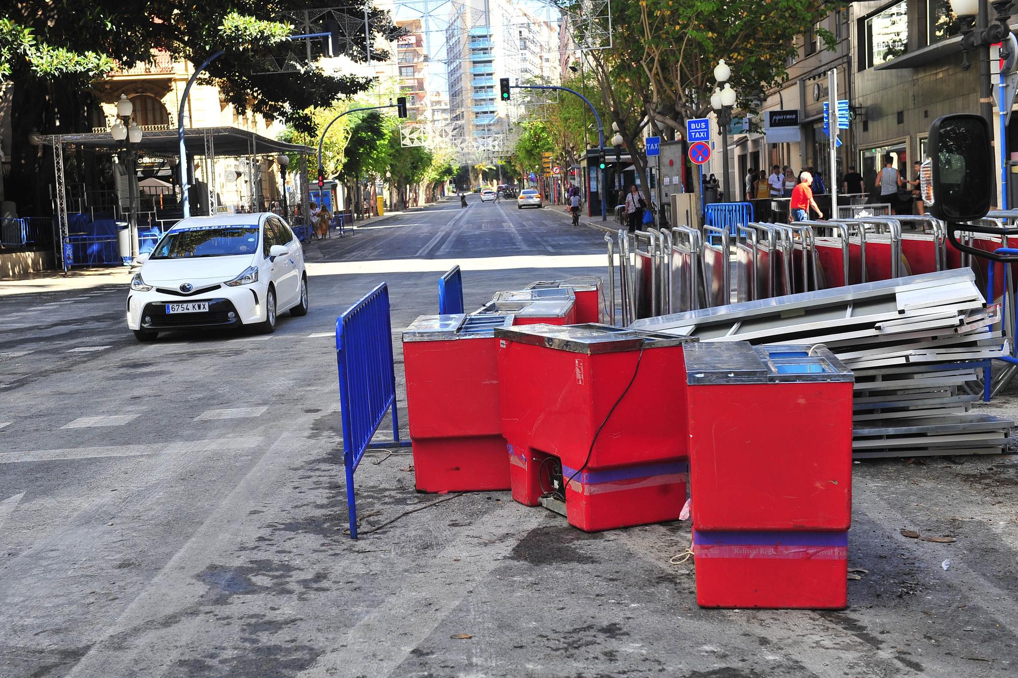 Hogueras, el día después, recogida de racós y barracas