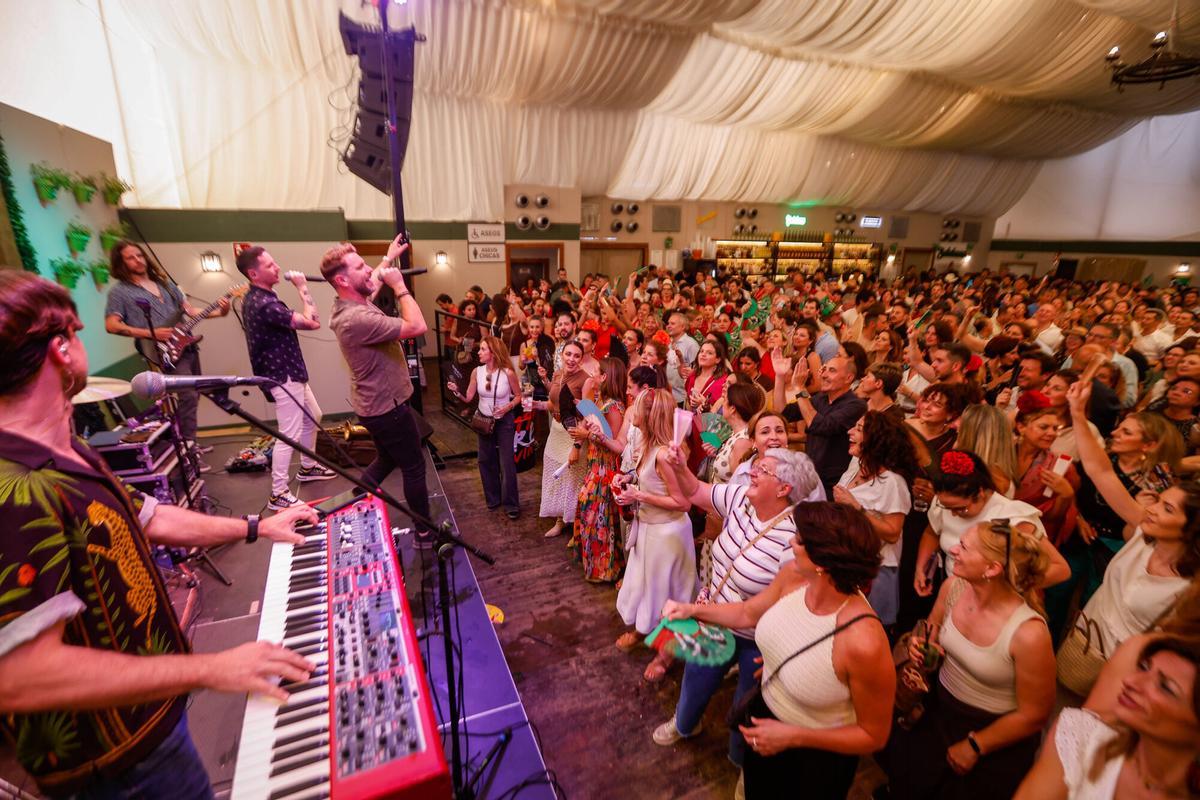 Planeta 80 pone la fiesta en la caseta Yerbabuena