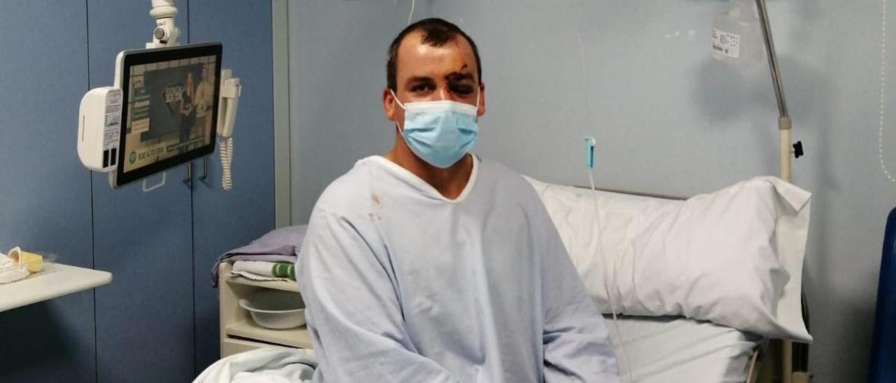 Serafín Golobardas, ayer en el hospital Povisa.