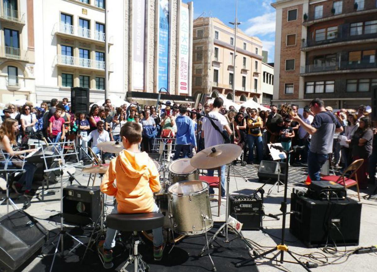 El centre i les places de Figueres, a vessar. | JORDI BLANCO
