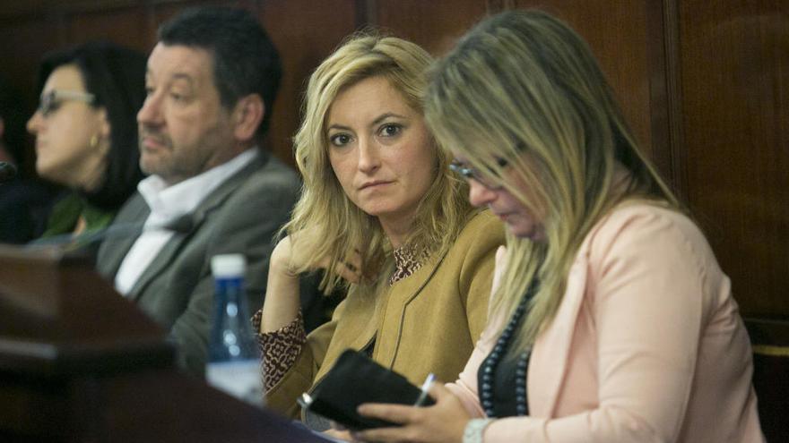 Cristina Gabarda en un pleno de diputación