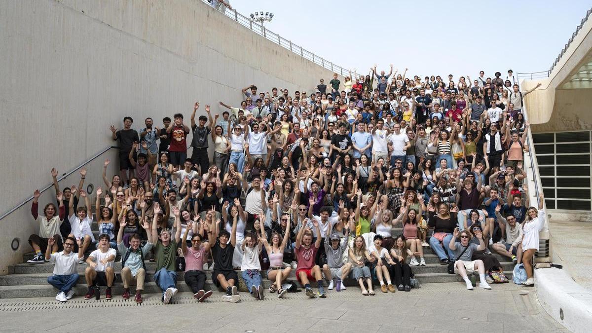 El campus acull 139 estudiants de màster i 206 de grau de 55 nacionalitats