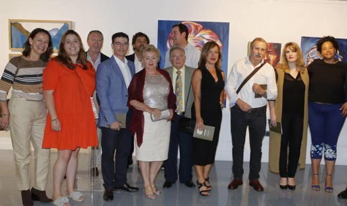 Algunos momentos de la inauguración de la exposición en el Club INFORMACIÓN.
