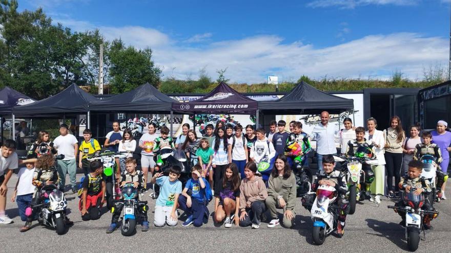 Estudantes do Porriño visitan o Ikeric Racing Sport Galicia