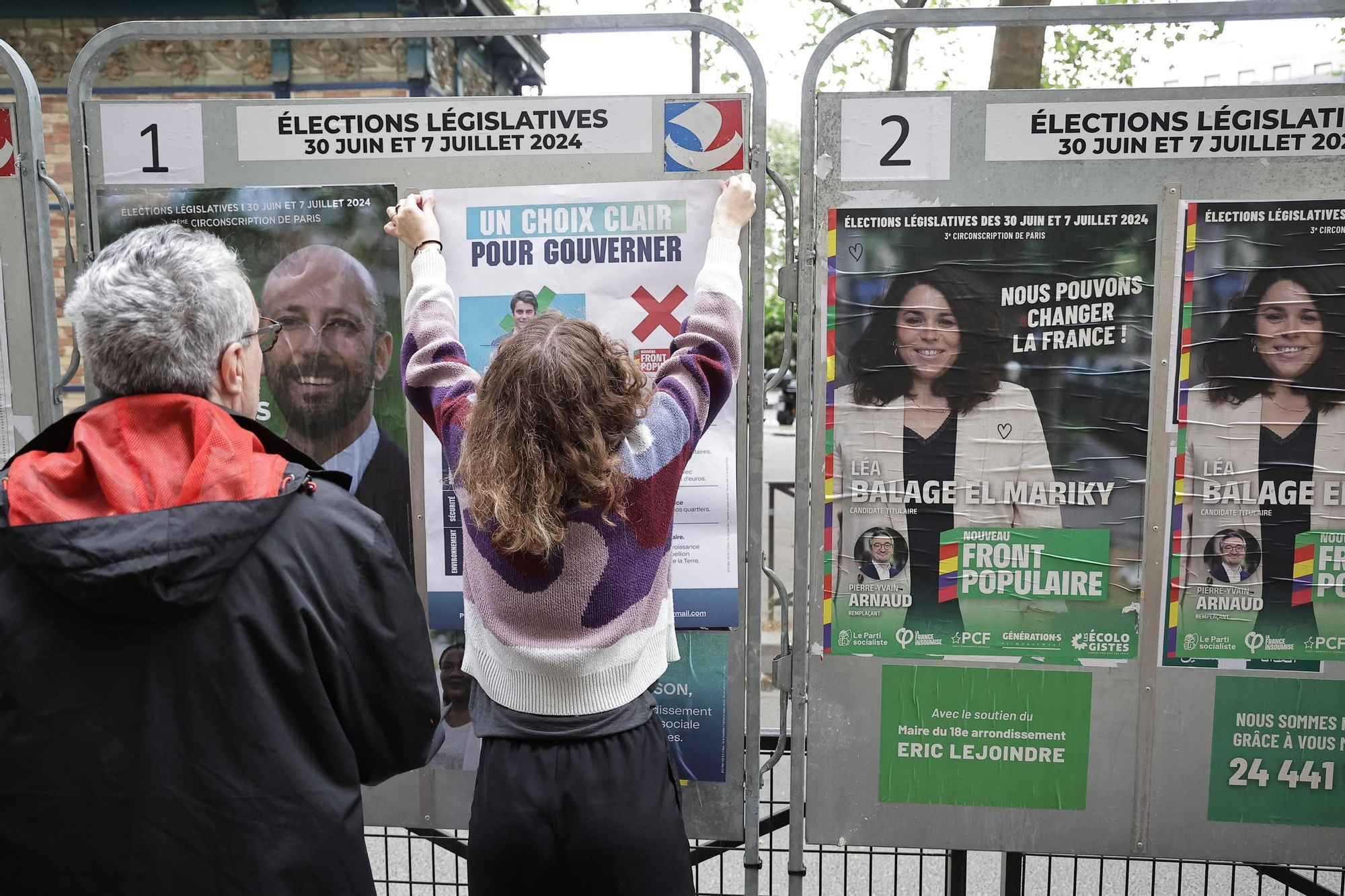 Los ciudadanos franceses votan en la segunda vuelta de las elecciones parlamentarias
