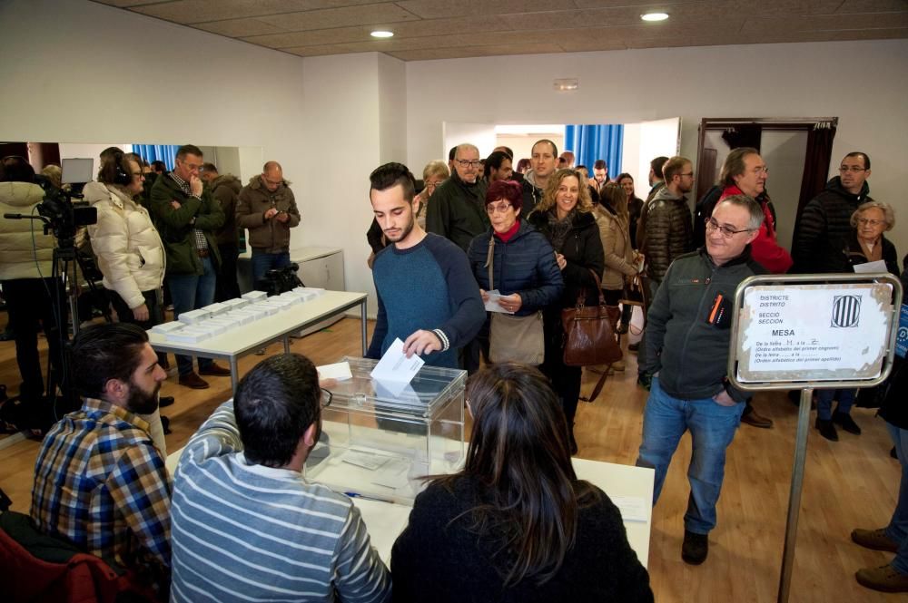 Los catalanes votan tras la apertura de las ...
