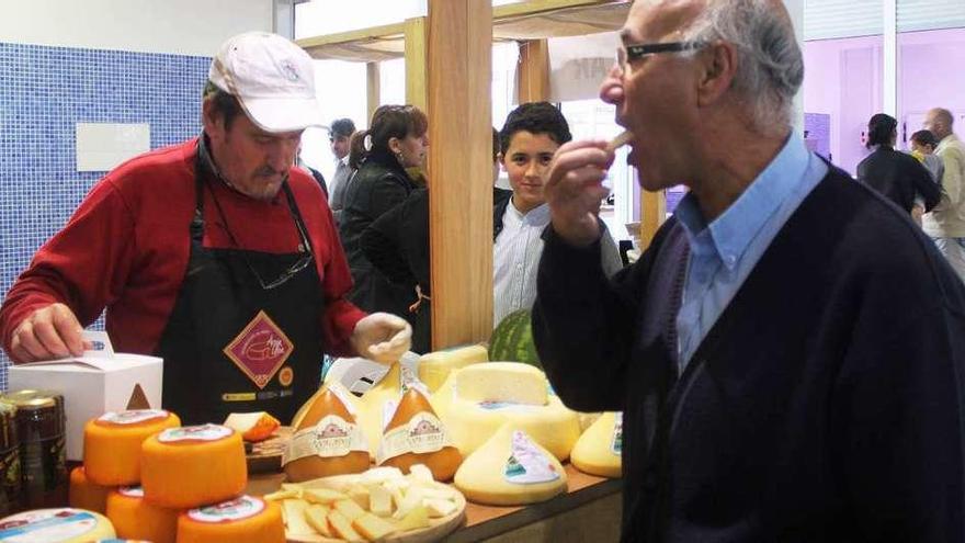 Imagen de archivo de una Feira do Outono del Novo Mercado de A Estrada. // Bernabé / Luismy