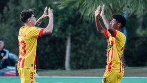 Joel Roca y Oscar Ureña celebran el gol del Girona ante el Niza