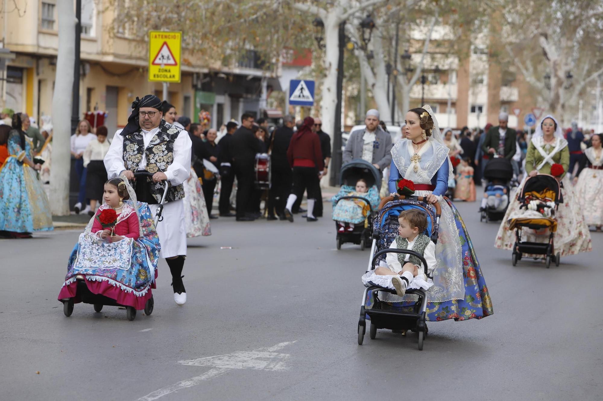 Multitudinaria Ofrenda fallera en Xàtiva