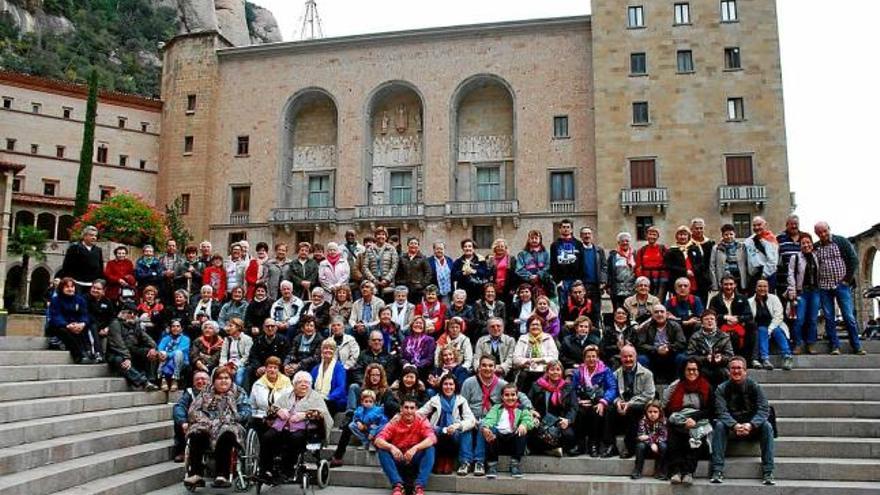 Més de 150 veïns de Sant Fruitós pelegrinen a Montserrat