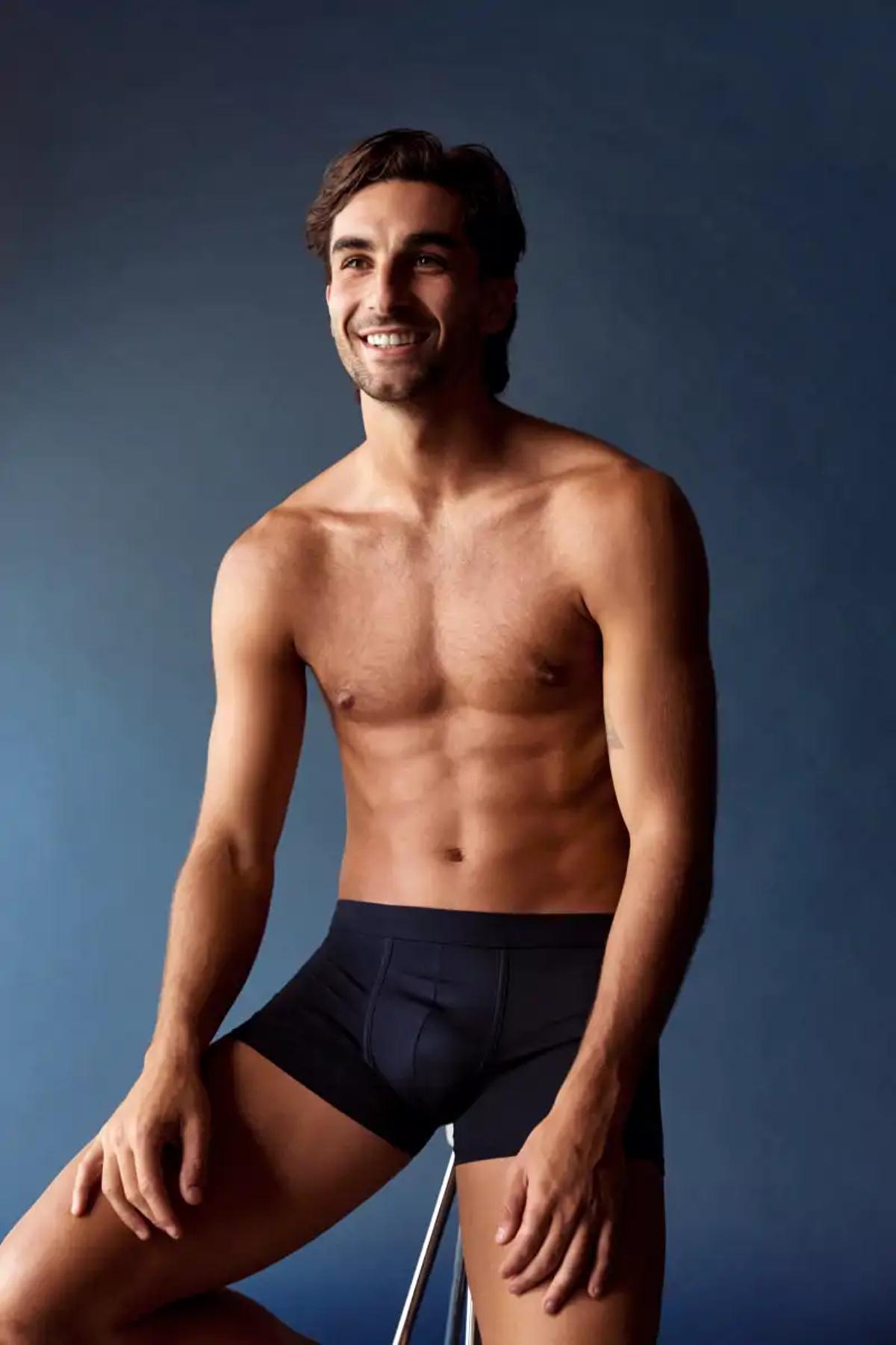 Ferran Torres con boxer de algodon mercerizado azul marino