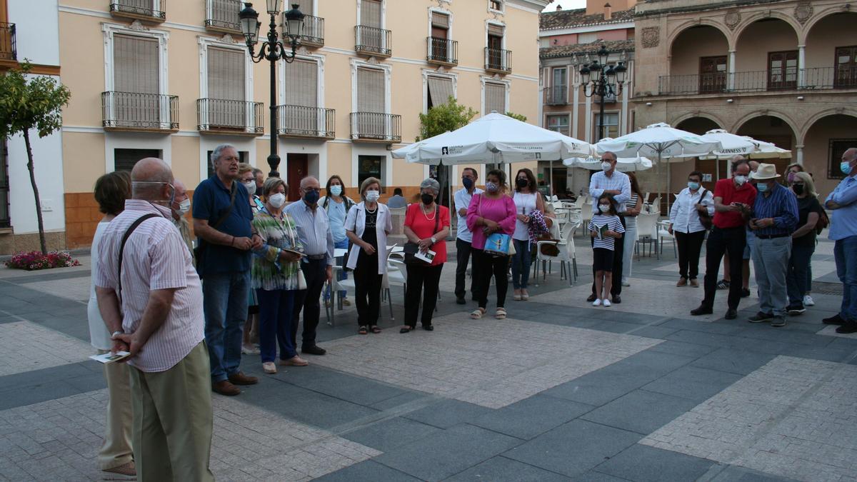 Inicio de la ruta en la Plaza de España, anoche.