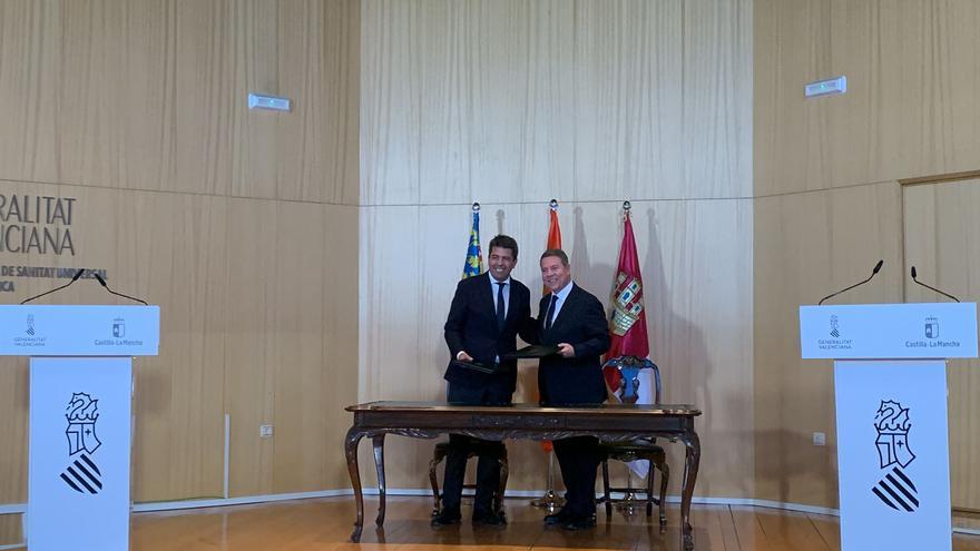 Mazón y Page firman el primer convenio sanitario entre la C. Valenciana y Castilla - La Mancha