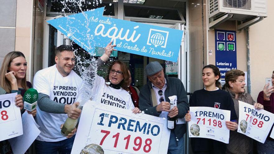 El Gordo de Navidad tocó en una administración de calle Mármoles.